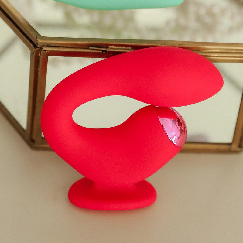 G-spot Curved Gripp  vibrator with a base in the bottom
